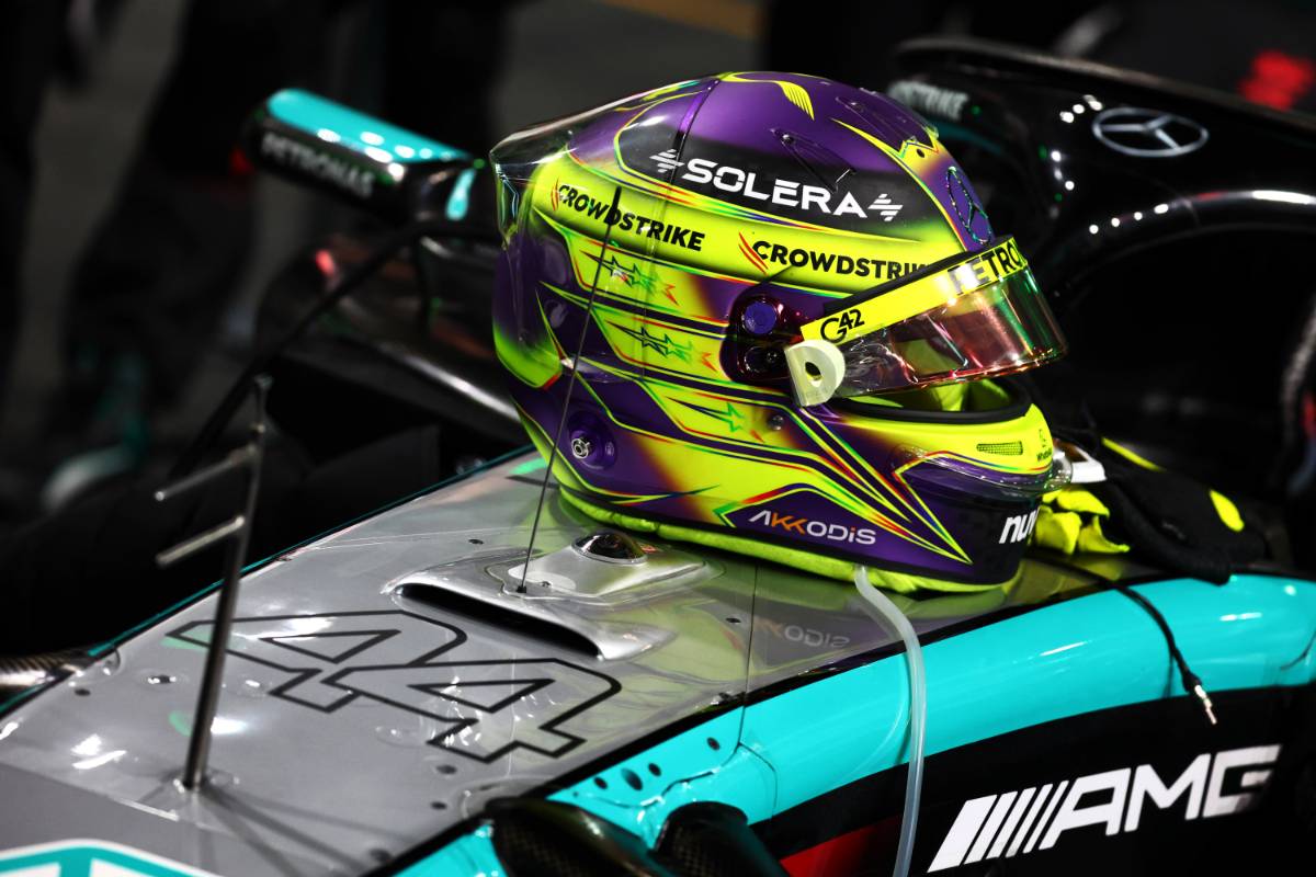 The helmet of Lewis Hamilton (GBR) Mercedes AMG F1 W15 on the grid. 09.03.2024. Formula 1 World Championship, Rd 2, Saudi Arabian Grand Prix, Jeddah, Saudi Arabia, Race Day. - www.xpbimages.com, EMail: requests@xpbimages.com © Copyright: Batchelor / XPB Images