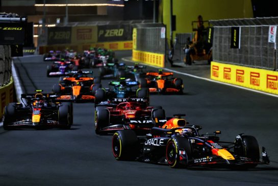 Max Verstappen (NLD) Red Bull Racing RB20 leads at the start of the race.
09.03.2024. Formula 1 World Championship, Rd 2, Saudi Arabian Grand Prix, Jeddah, Saudi Arabia, Race Day.
- www.xpbimages.com, EMail: requests@xpbimages.com © Copyright: Batchelor / XPB Images
