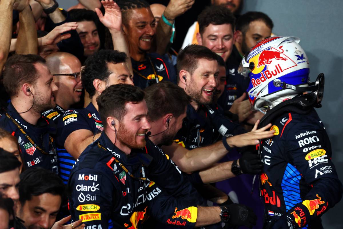 Race winner Max Verstappen (NLD) Red Bull Racing celebrates with the team in parc ferme.
09.03.2024. Formula 1 World Championship, Rd 2, Saudi Arabian Grand Prix, Jeddah, Saudi Arabia, Race Day.
- www.xpbimages.com, EMail: requests@xpbimages.com © Copyright: Batchelor / XPB Images