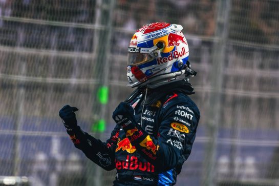 Race winner Max Verstappen (NLD) Red Bull Racing celebrates in parc ferme.
09.03.2024. Formula 1 World Championship, Rd 2, Saudi Arabian Grand Prix, Jeddah, Saudi Arabia, Race Day.
- www.xpbimages.com, EMail: requests@xpbimages.com © Copyright: Bearne / XPB Images