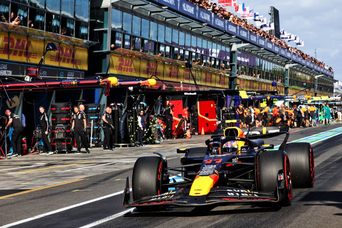 Sergio Perez (MEX) Red Bull Racing RB20 leaves the pits. 23.03.2024. Formula 1 World Championship, Rd 3, Australian Grand Prix, Albert Park, Melbourne, Australia, Qualifying Day. - www.xpbimages.com, EMail: requests@xpbimages.com © Copyright: Batchelor / XPB Images