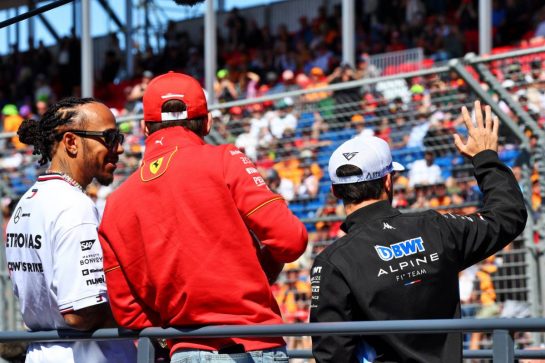 Lewis Hamilton (GBR) Mercedes AMG F1 and Charles Leclerc (MON) Ferrari on the drivers' parade.
24.03.2024. Formula 1 World Championship, Rd 3, Australian Grand Prix, Albert Park, Melbourne, Australia, Race Day.
- www.xpbimages.com, EMail: requests@xpbimages.com © Copyright: Batchelor / XPB Images