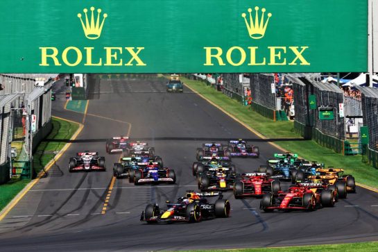 Max Verstappen (NLD) Red Bull Racing RB20 leads at the start of the race.
24.03.2024. Formula 1 World Championship, Rd 3, Australian Grand Prix, Albert Park, Melbourne, Australia, Race Day.
- www.xpbimages.com, EMail: requests@xpbimages.com © Copyright: Coates / XPB Images
