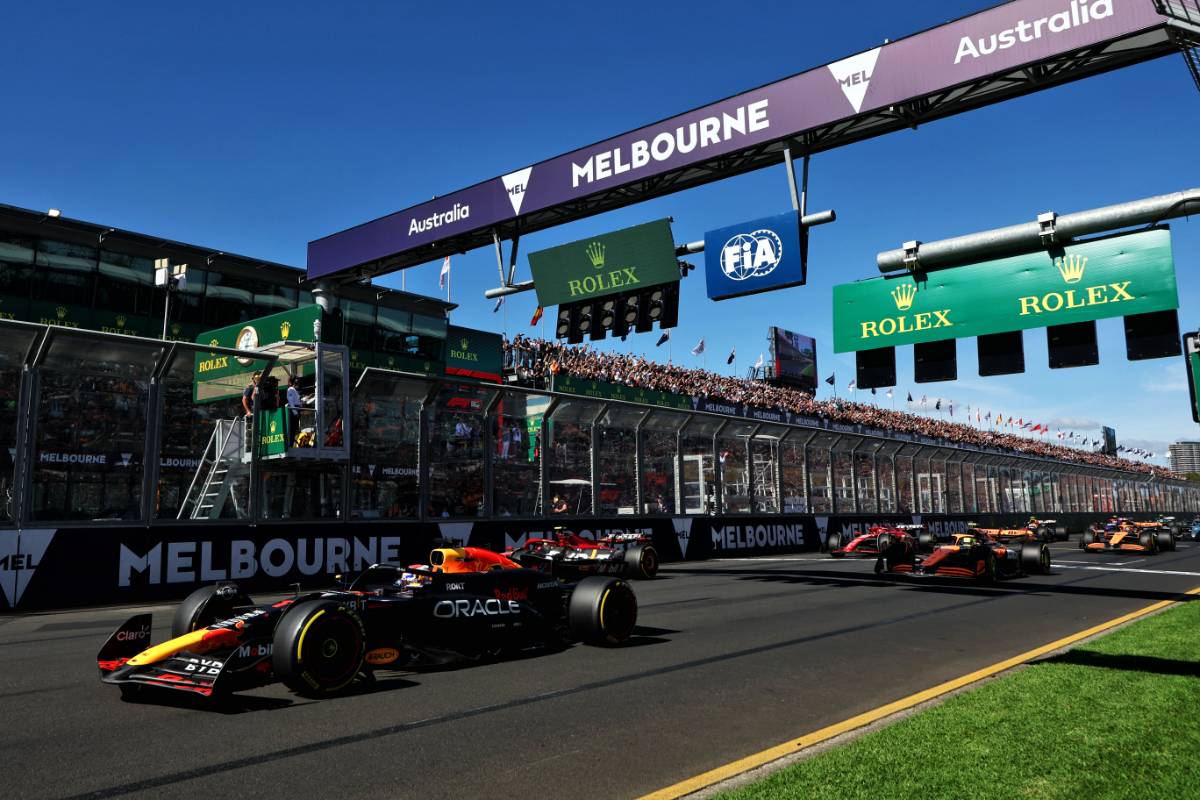 Max Verstappen (NLD) Red Bull Racing RB20 leads at the start of the race.
24.03.2024. Formula 1 World Championship, Rd 3, Australian Grand Prix, Albert Park, Melbourne, Australia, Race Day.
- www.xpbimages.com, EMail: requests@xpbimages.com © Copyright: Moy / XPB Images
