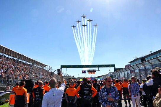 Grid atmosphere - air display.
24.03.2024. Formula 1 World Championship, Rd 3, Australian Grand Prix, Albert Park, Melbourne, Australia, Race Day.
- www.xpbimages.com, EMail: requests@xpbimages.com © Copyright: Batchelor / XPB Images