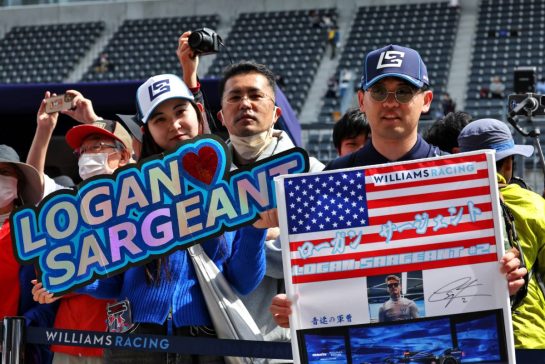Circuit atmosphere - Logan Sargeant (USA) Williams Racing fans.
04.04.2024. Formula 1 World Championship, Rd 4, Japanese Grand Prix, Suzuka, Japan, Preparation Day.
- www.xpbimages.com, EMail: requests@xpbimages.com © Copyright: Moy / XPB Images