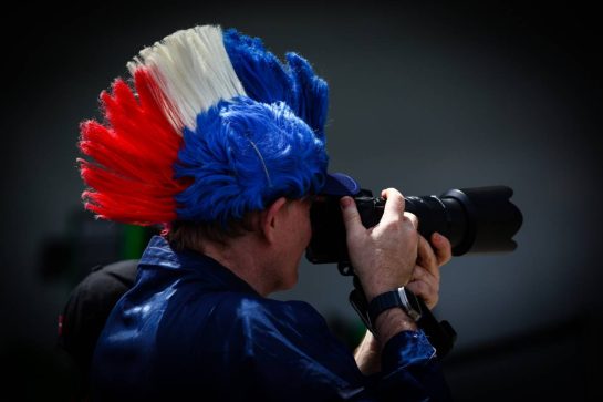 Fan in the pitlane
04.04.2024. Formula 1 World Championship, Rd 4, Japanese Grand Prix, Suzuka, Japan, Preparation Day.
- www.xpbimages.com, EMail: requests@xpbimages.com © Copyright: Charniaux / XPB Images