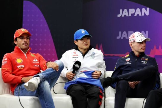 (L to R): Carlos Sainz Jr (ESP) Ferrari; Yuki Tsunoda (JPN) RB; and Max Verstappen (NLD) Red Bull Racing, in the FIA Press Conference.
04.04.2024. Formula 1 World Championship, Rd 4, Japanese Grand Prix, Suzuka, Japan, Preparation Day.
- www.xpbimages.com, EMail: requests@xpbimages.com © Copyright: Moy / XPB Images