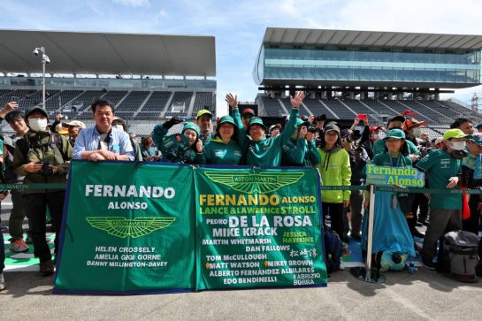 Circuit atmosphere - Aston Martin F1 Team fans.
04.04.2024. Formula 1 World Championship, Rd 4, Japanese Grand Prix, Suzuka, Japan, Preparation Day.
- www.xpbimages.com, EMail: requests@xpbimages.com © Copyright: Moy / XPB Images