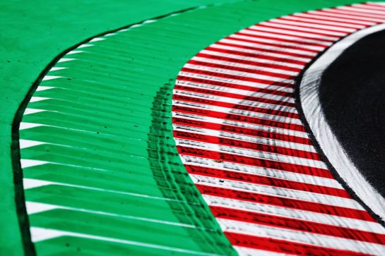 Circuit atmosphere - kerb detail.
04.04.2024. Formula 1 World Championship, Rd 4, Japanese Grand Prix, Suzuka, Japan, Preparation Day.
- www.xpbimages.com, EMail: requests@xpbimages.com © Copyright: Moy / XPB Images