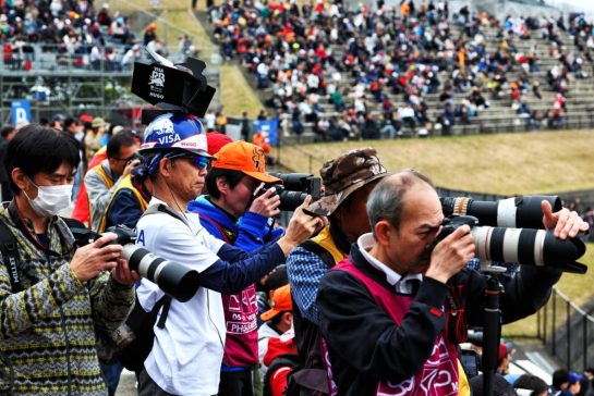 Circuit atmosphere - fans and photographers.
05.04.2024. Formula 1 World Championship, Rd 4, Japanese Grand Prix, Suzuka, Japan, Practice Day.
 - www.xpbimages.com, EMail: requests@xpbimages.com © Copyright: Coates / XPB Images