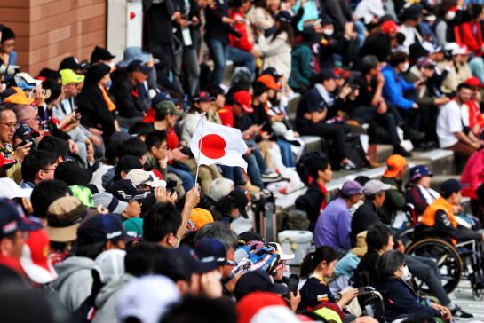 Circuit atmosphere - fans in the grandstand.
06.04.2024. Formula 1 World Championship, Rd 4, Japanese Grand Prix, Suzuka, Japan, Qualifying Day.
- www.xpbimages.com, EMail: requests@xpbimages.com © Copyright: Moy / XPB Images