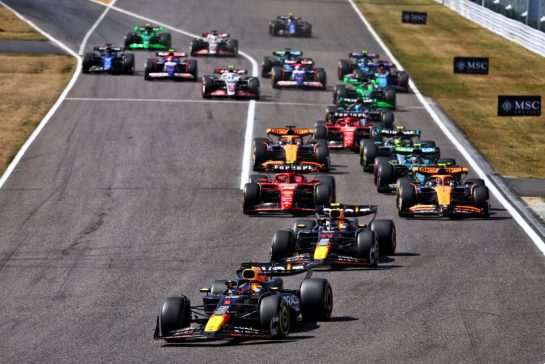 Max Verstappen (NLD) Red Bull Racing RB20 leads at the start of the race.
07.04.2024. Formula 1 World Championship, Rd 4, Japanese Grand Prix, Suzuka, Japan, Race Day.
- www.xpbimages.com, EMail: requests@xpbimages.com © Copyright: Batchelor / XPB Images