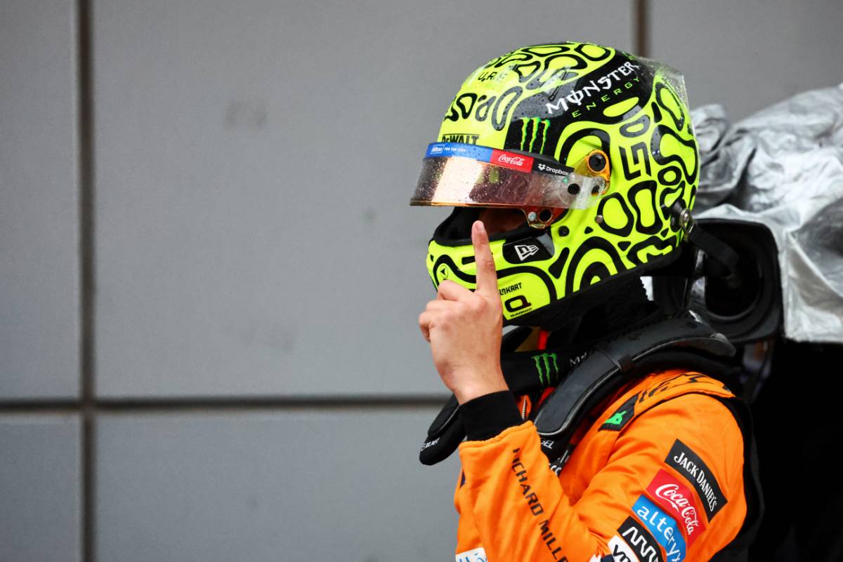 Lando Norris (GBR) McLaren celebrates pole position in Sprint qualifying parc ferme.
19.04.2024. Formula 1 World Championship, Rd 5, Chinese Grand Prix, Shanghai, China, Sprint Qualifying Day.
- www.xpbimages.com, EMail: requests@xpbimages.com © Copyright: Batchelor / XPB Images