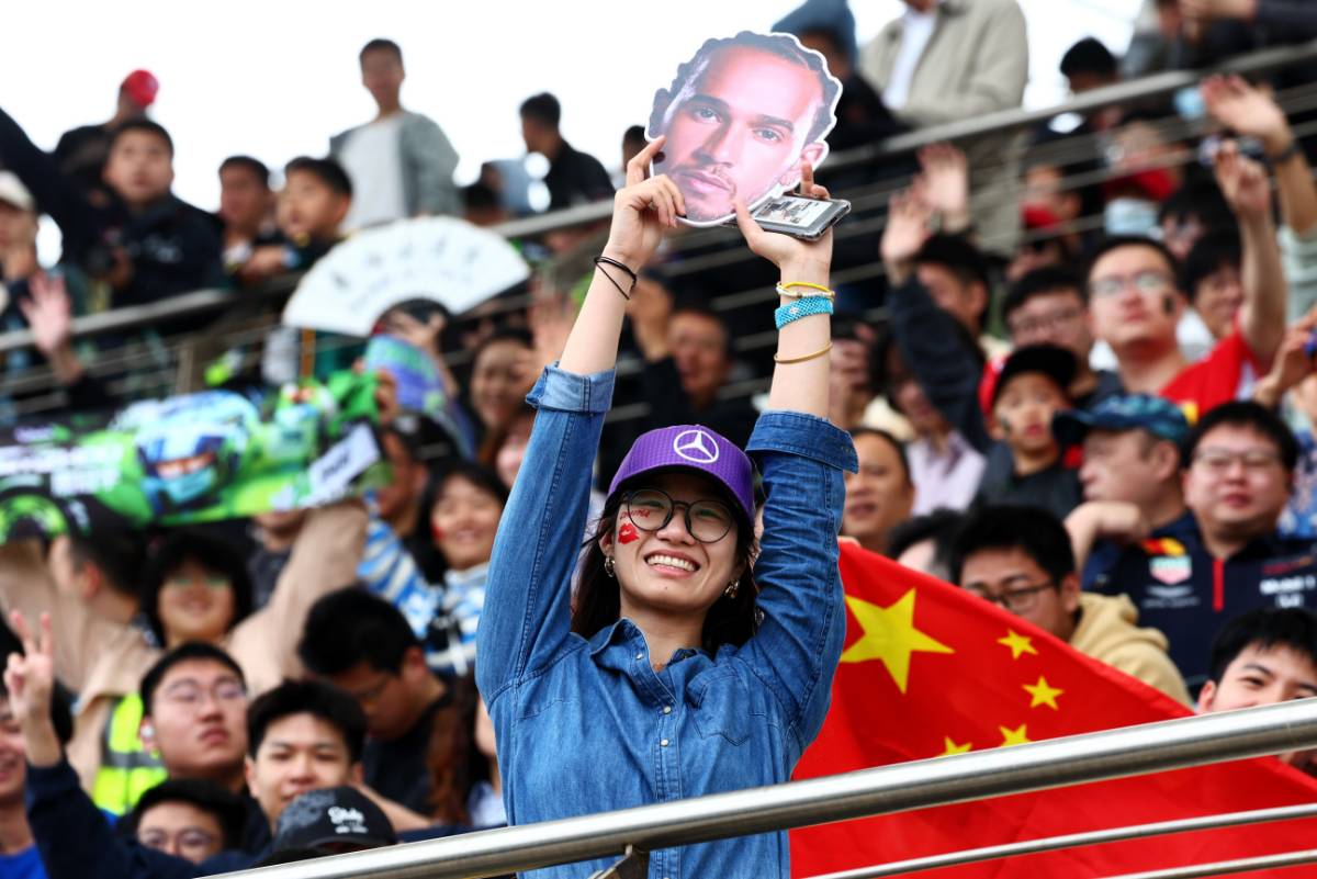 Circuit atmosphere - fans in the grandstand.
20.04.2024. Formula 1 World Championship, Rd 5, Chinese Grand Prix, Shanghai, China, Sprint and Qualifying Day.
 - www.xpbimages.com, EMail: requests@xpbimages.com © Copyright: Coates / XPB Images