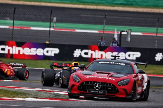 Max Verstappen (NLD) Red Bull Racing RB20 leads behind the Mercedes FIA Safety Car.
21.04.2024. Formula 1 World Championship, Rd 5, Chinese Grand Prix, Shanghai, China, Race Day.
- www.xpbimages.com, EMail: requests@xpbimages.com © Copyright: Batchelor / XPB Images