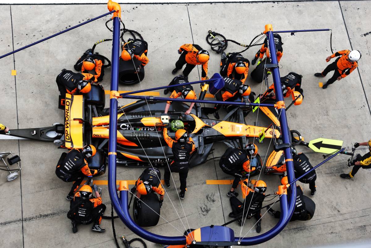 Lando Norris (GBR) McLaren MCL38 makes a pit stop.
21.04.2024. Formula 1 World Championship, Rd 5, Chinese Grand Prix, Shanghai, China, Race Day.
- www.xpbimages.com, EMail: requests@xpbimages.com © Copyright: Bearne / XPB Images