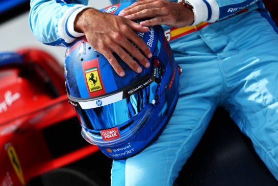 The helmet of Carlos Sainz Jr (ESP) Ferrari - blue race suit.
02.05.2024. Formula 1 World Championship, Rd 6, Miami Grand Prix, Miami, Florida, USA, Preparation Day.
- www.xpbimages.com, EMail: requests@xpbimages.com © Copyright: Charniaux / XPB Images