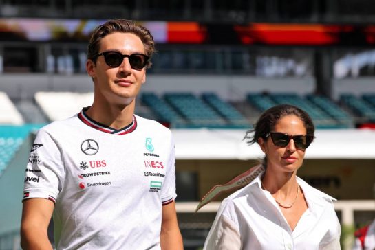 (L to R): George Russell (GBR) Mercedes AMG F1 with girlfriend Carmen Montero Mundt.
04.05.2024. Formula 1 World Championship, Rd 6, Miami Grand Prix, Miami, Florida, USA, Sprint and Qualifying Day.
- www.xpbimages.com, EMail: requests@xpbimages.com © Copyright: Bearne / XPB Images