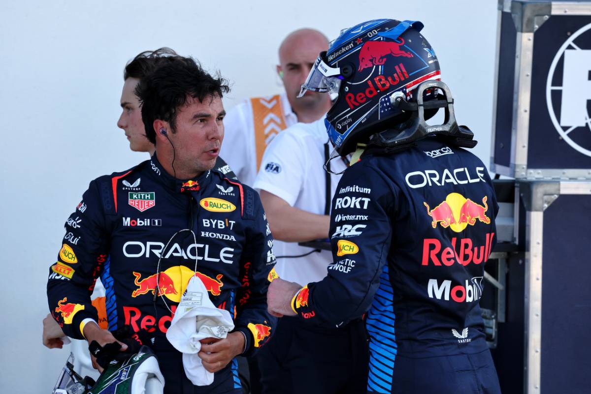 (L to R): Sergio Perez (MEX) Red Bull Racing with team mate Max Verstappen (NLD) Red Bull Racing in qualifying parc ferme. 04.05.2024. Formula 1 World Championship, Rd 6, Miami Grand Prix, Miami, Florida, USA, Sprint and Qualifying Day. - www.xpbimages.com, EMail: requests@xpbimages.com © Copyright: Moy / XPB Images