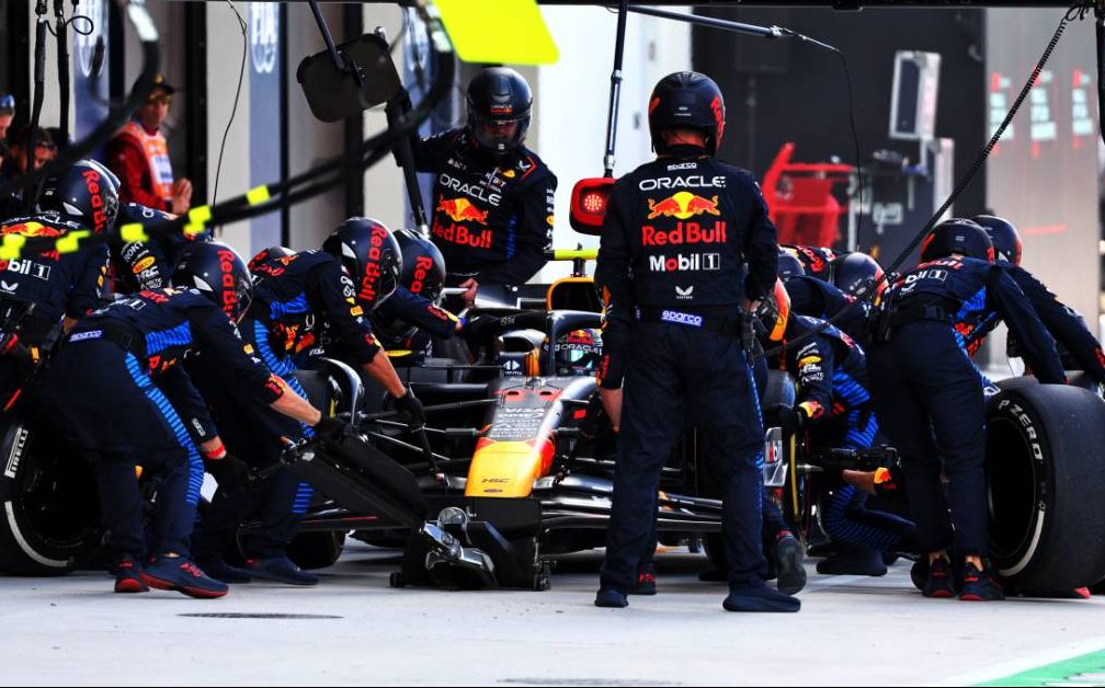 Sergio Perez (MEX) Red Bull Racing RB20 makes a pit stop. 05.05.2024. Formula 1 World Championship, Rd 6, Miami Grand Prix, Miami, Florida, USA, Race Day. - www.xpbimages.com, EMail: requests@xpbimages.com © Copyright: Charniaux / XPB Images