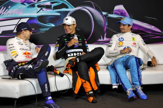 (L to R): Max Verstappen (NLD) Red Bull Racing; Lando Norris (GBR) McLaren; and Charles Leclerc (MON) Ferrari, in the post race FIA Press Conference.
05.05.2024. Formula 1 World Championship, Rd 6, Miami Grand Prix, Miami, Florida, USA, Race Day.
- www.xpbimages.com, EMail: requests@xpbimages.com © Copyright: Bearne / XPB Images