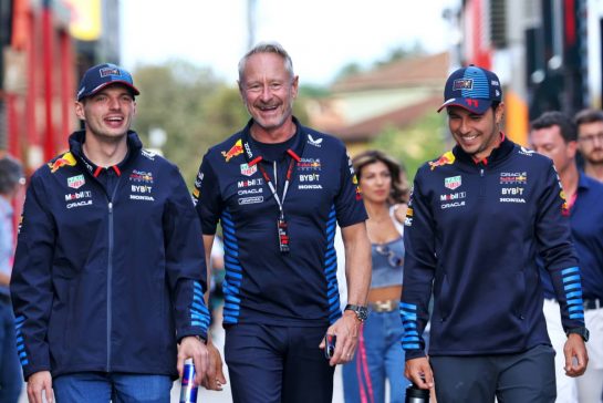 (L to R): Max Verstappen (NLD) Red Bull Racing with Jonathan Wheatley (GBR) Red Bull Racing Team Manager and Sergio Perez (MEX) Red Bull Racing.
17.05.2024. Formula 1 World Championship, Rd 7, Emilia Romagna Grand Prix, Imola, Italy, Practice Day.
 - www.xpbimages.com, EMail: requests@xpbimages.com © Copyright: Staley / XPB Images