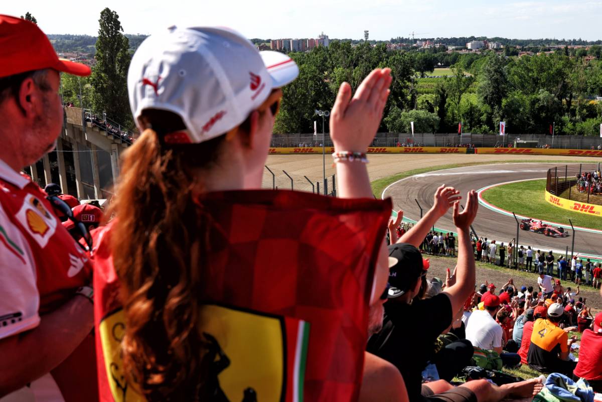 Charles Leclerc (MON) Ferrari SF-24 applauded by fans in the grandstand.
18.05.2024. Formula 1 World Championship, Rd 7, Emilia Romagna Grand Prix, Imola, Italy, Qualifying Day.
- www.xpbimages.com, EMail: requests@xpbimages.com © Copyright: Coates / XPB Images