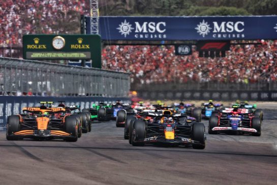 Max Verstappen (NLD) Red Bull Racing RB20 leads at the start of the race.
19.05.2024. Formula 1 World Championship, Rd 7, Emilia Romagna Grand Prix, Imola, Italy, Race Day.
- www.xpbimages.com, EMail: requests@xpbimages.com © Copyright: Charniaux / XPB Images