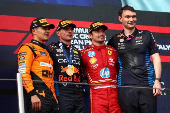 1st place Max Verstappen (NLD) Red Bull Racing RB20, 2nd place Lando Norris (GBR) McLaren MCL38 and 3rd place Charles Leclerc (MON) Ferrari SF-24 with David Morgan (GBR) Red Bull Racing Aero Trackside Performance Team Leader.
19.05.2024. Formula 1 World Championship, Rd 7, Emilia Romagna Grand Prix, Imola, Italy, Race Day.
- www.xpbimages.com, EMail: requests@xpbimages.com © Copyright: Batchelor / XPB Images