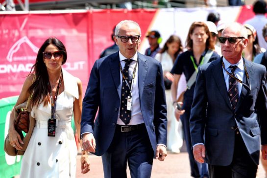 Stefano Domenicali (ITA) Formula One President and CEO with his wife Silvia and Greg Maffei (USA) Liberty Media Corporation President and Chief Executive Officer.
26.05.2024. Formula 1 World Championship, Rd 8, Monaco Grand Prix, Monte Carlo, Monaco, Race Day.
 - www.xpbimages.com, EMail: requests@xpbimages.com © Copyright: Coates / XPB Images