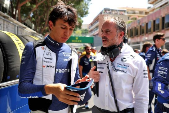 (L to R): Alexander Albon (THA) Williams Racing with James Urwin (GBR) Williams Racing Race Engineer on the grid.
26.05.2024. Formula 1 World Championship, Rd 8, Monaco Grand Prix, Monte Carlo, Monaco, Race Day.
- www.xpbimages.com, EMail: requests@xpbimages.com © Copyright: Bearne / XPB Images