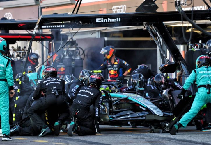 Lewis Hamilton (GBR) Mercedes AMG F1 W15 makes a pit stop. 26.05.2024. Formula 1 World Championship, Rd 8, Monaco Grand Prix, Monte Carlo, Monaco, Race Day. - www.xpbimages.com, EMail: requests@xpbimages.com © Copyright: Batchelor / XPB Images