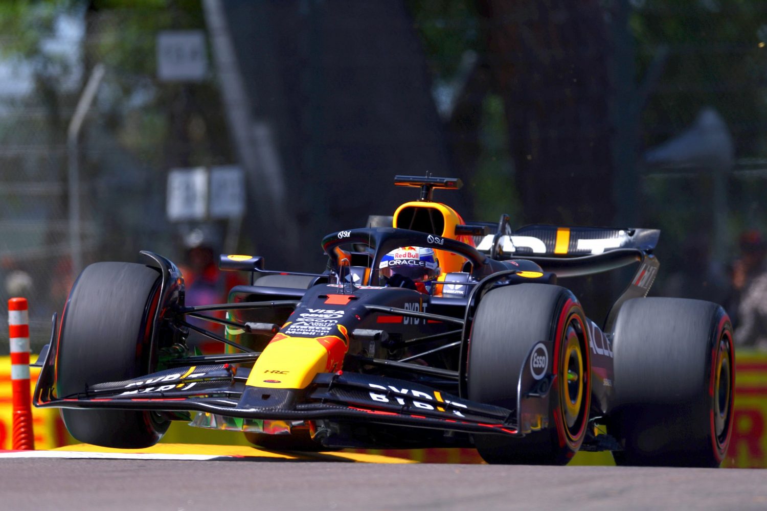 Red Bull’s Imola Struggles: Verstappen Unable to Control RB20 Rear End
