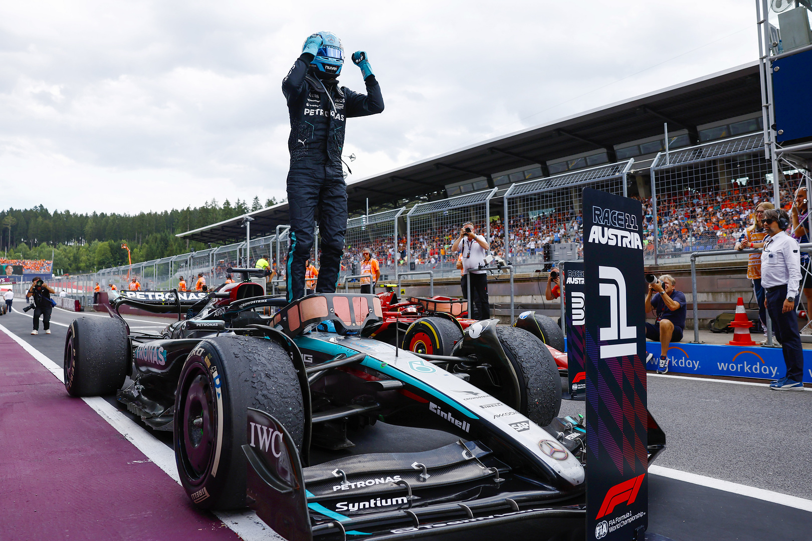 <div>‘You Can Win This!’ - Wolff's radio blunder almost crashed Russell</div>