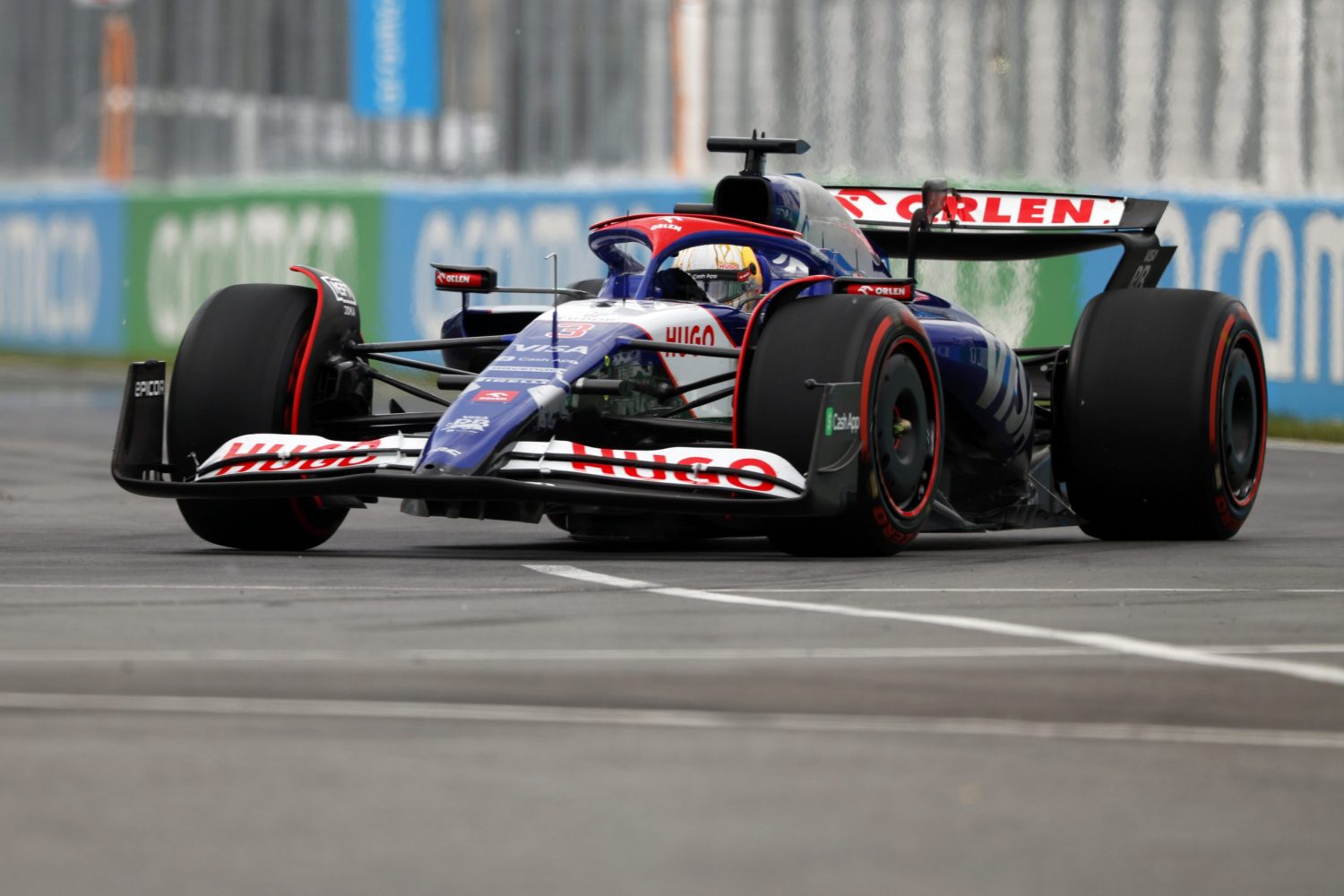 Ricciardo delivers on-track response to ‘talking shit’ Villeneuve