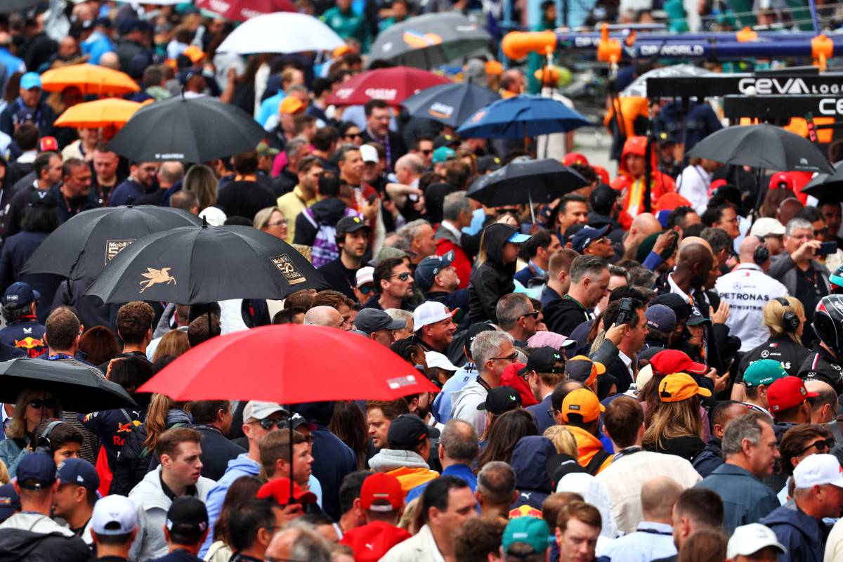 Circuit atmosphere - fans in the pits.
09.06.2024. Formula 1 World Championship, Rd 9, Canadian Grand Prix, Montreal, Canada, Race Day.
- www.xpbimages.com, EMail: requests@xpbimages.com © Copyright: Coates / XPB Images