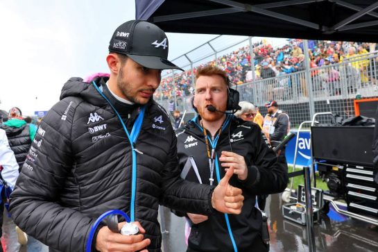 Esteban Ocon (FRA) Alpine F1 Team with Josh Peckett (GBR) Alpine F1 Team Race Engineer on the grid.
09.06.2024. Formula 1 World Championship, Rd 9, Canadian Grand Prix, Montreal, Canada, Race Day.
- www.xpbimages.com, EMail: requests@xpbimages.com © Copyright: Batchelor / XPB Images