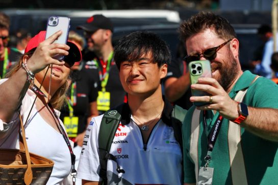 Yuki Tsunoda (JPN) RB with fans.
21.06.2024 Formula 1 World Championship, Rd 10, Spanish Grand Prix, Barcelona, Spain, Practice Day.
- www.xpbimages.com, EMail: requests@xpbimages.com © Copyright: Batchelor / XPB Images
