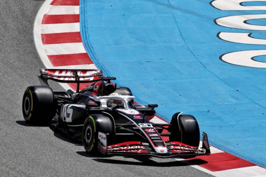 Kevin Magnussen (DEN) Haas VF-24.
21.06.2024 Formula 1 World Championship, Rd 10, Spanish Grand Prix, Barcelona, Spain, Practice Day.
- www.xpbimages.com, EMail: requests@xpbimages.com © Copyright: Moy / XPB Images