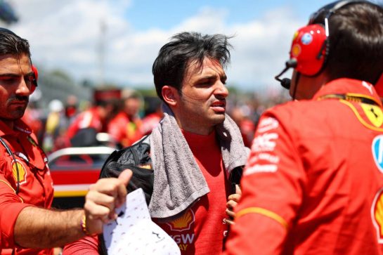 Carlos Sainz Jr (ESP) Ferrari on the grid.
23.06.2024. Formula 1 World Championship, Rd 10, Spanish Grand Prix, Barcelona, Spain, Race Day.
- www.xpbimages.com, EMail: requests@xpbimages.com © Copyright: Charniaux / XPB Images