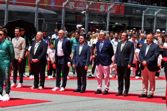 Stefano Domenicali (ITA) Formula One President and CEO with dignitaries on the grid.
23.06.2024. Formula 1 World Championship, Rd 10, Spanish Grand Prix, Barcelona, Spain, Race Day.
- www.xpbimages.com, EMail: requests@xpbimages.com © Copyright: Moy / XPB Images