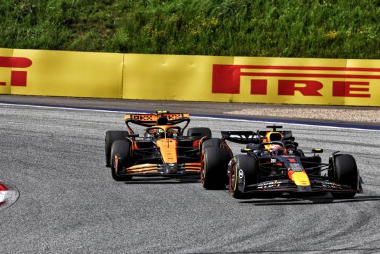 Max Verstappen (NLD) Red Bull Racing RB20 leads Lando Norris (GBR) McLaren MCL38, both with punctures after colliding.
30.06.2024. Formula 1 World Championship, Rd 11, Austrian Grand Prix, Spielberg, Austria, Race Day.
 - www.xpbimages.com, EMail: requests@xpbimages.com © Copyright: Coates / XPB Images