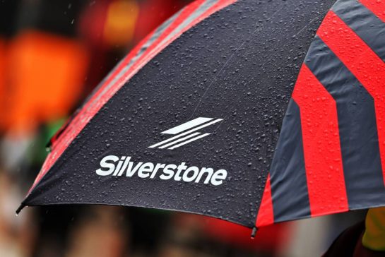 Circuit atmosphere - Silverstone umbrella.
06.07.2024. Formula 1 World Championship, Rd 12, British Grand Prix, Silverstone, England, Qualifying Day.
- www.xpbimages.com, EMail: requests@xpbimages.com © Copyright: Moy / XPB Images