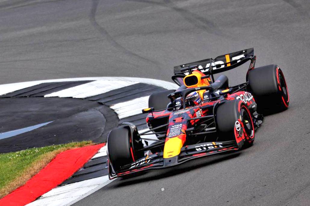 Verstappen says damaged floor hindered British GP qualifying efforts