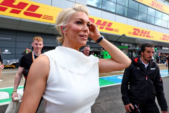 Hannah Waddingham (GBR) Singer and Actress on the grid.
07.07.2024. Formula 1 World Championship, Rd 12, British Grand Prix, Silverstone, England, Race Day.
 - www.xpbimages.com, EMail: requests@xpbimages.com © Copyright: Coates / XPB Images