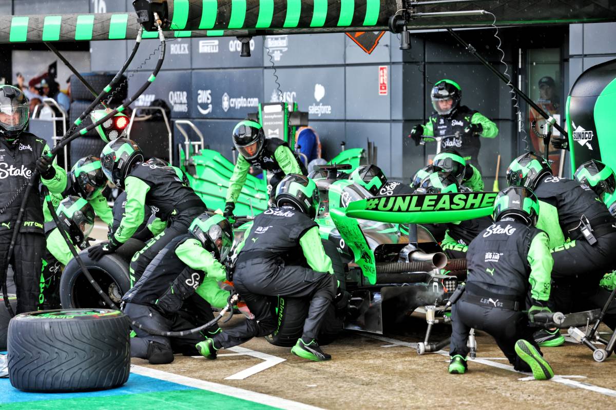 Valtteri Bottas (FIN) Sauber C44 makes a pit stop. 07.07.2024. Formula 1 World Championship, Rd 12, British Grand Prix, Silverstone, England, Race Day. - www.xpbimages.com, EMail: requests@xpbimages.com © Copyright: Batchelor / XPB Images