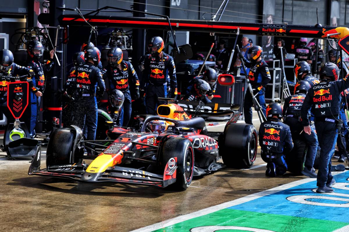 Max Verstappen (NLD) Red Bull Racing RB20 makes a pit stop.
07.07.2024. Formula 1 World Championship, Rd 12, British Grand Prix, Silverstone, England, Race Day.
- www.xpbimages.com, EMail: requests@xpbimages.com © Copyright: Batchelor / XPB Images