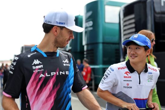 (L to R): Pierre Gasly (FRA) Alpine F1 Team with Yuki Tsunoda (JPN) RB.
21.07.2024. Formula 1 World Championship, Rd 13, Hungarian Grand Prix, Budapest, Hungary, Race Day.
- www.xpbimages.com, EMail: requests@xpbimages.com © Copyright: Bearne / XPB Images