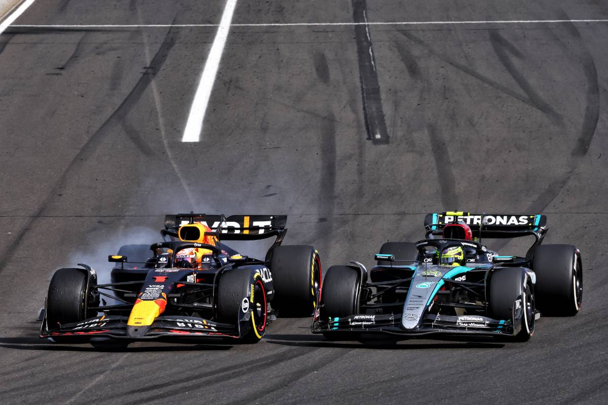 Max Verstappen (NLD) Red Bull Racing RB20 and Lewis Hamilton (GBR) Mercedes AMG F1 W15 collide.
21.07.2024. Formula 1 World Championship, Rd 13, Hungarian Grand Prix, Budapest, Hungary, Race Day.
- www.xpbimages.com, EMail: requests@xpbimages.com © Copyright: Charniaux / XPB Images